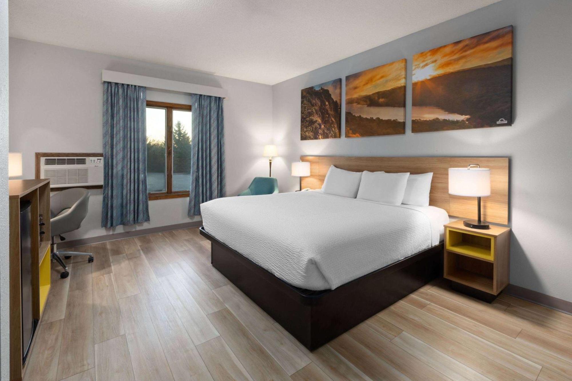 Days Inn By Wyndham Hutchinson Extérieur photo